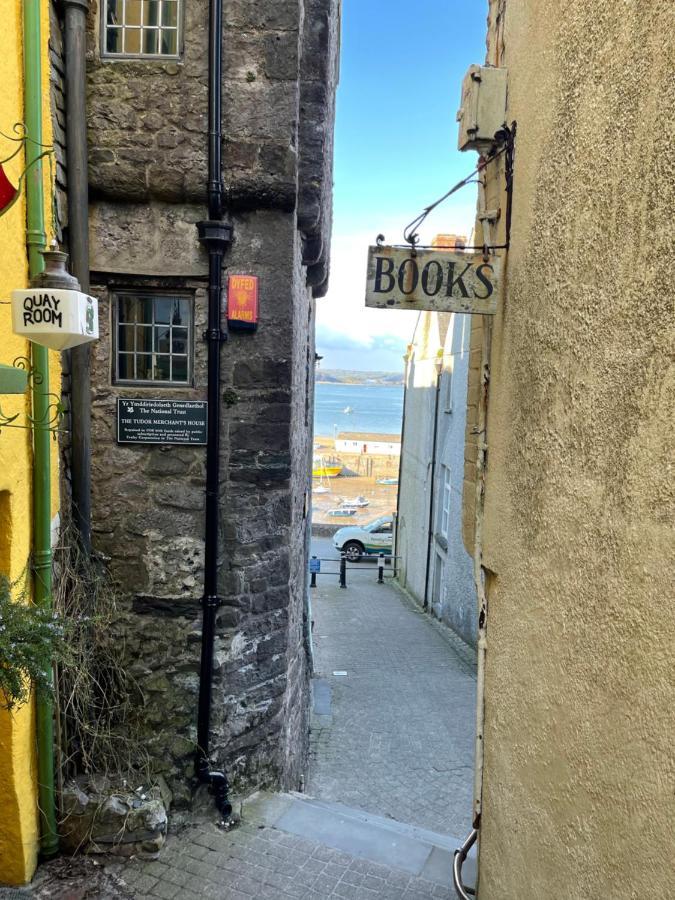 Ivy Tower Cottages Saint Florence Exterior foto